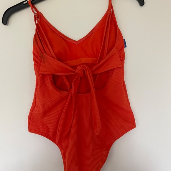 One piece swimsuit - Picture 2 of 9